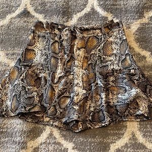 ZARA. Women’s skirt.